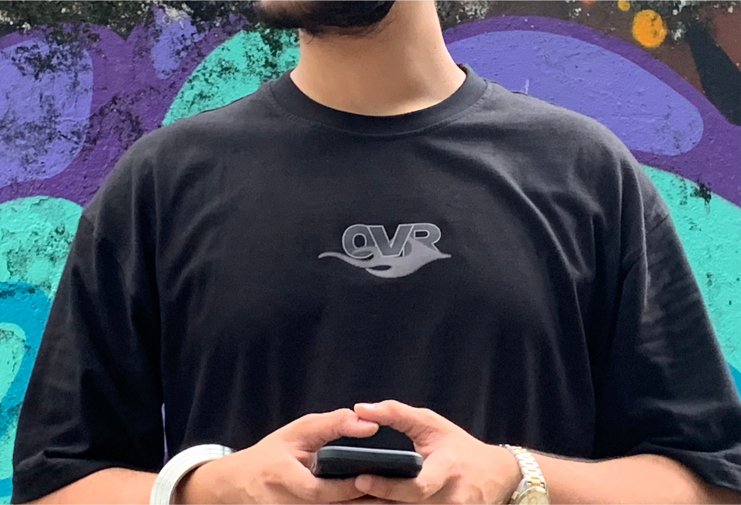 OVR T-SHIRT IN BLACK
